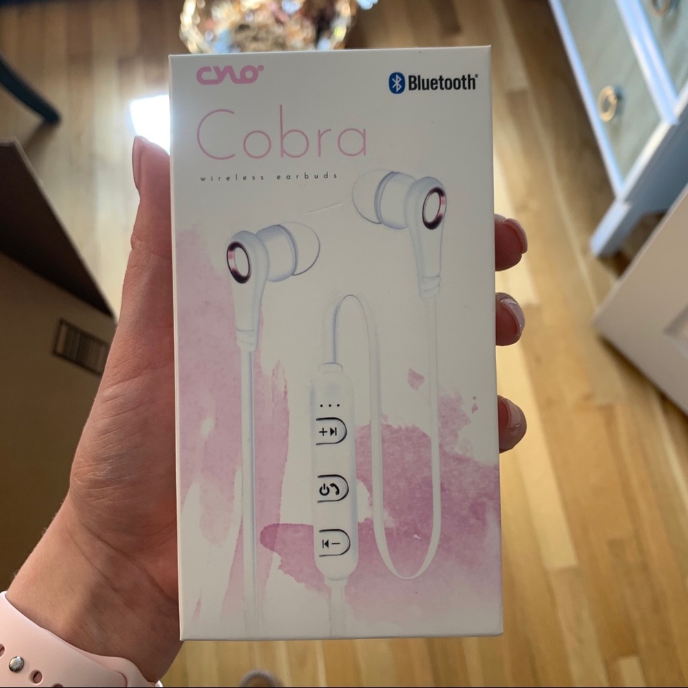 Cylo Cobra Bluetooth headphones